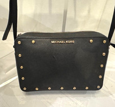 Bolsa Michael Kors preta tiracolo cravejada de ouro 2- Comp dentro-frete grátis comprar usado Bolsa Michael Kors preta tiracolo cravejada de ouro 2- Comp dentro-frete grátis comprar usado  Enviando para Brazil