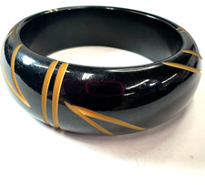 Vintage bracelet carved d'occasion  Expédié en Belgium
