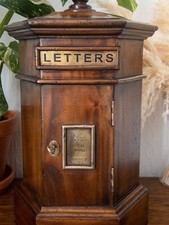 Caixa postal de madeira de mogno em miniatura real britânica, estilo vitoriano inglês, real, usado comprar usado  Enviando para Brazil