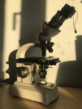 Microscopio campo oscuro usato  Spedire a Italy