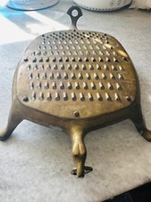 RALADOR DE ALIMENTOS VINTAGE EM FORMA DE TARTARUGA LATÃO ANDRHA PRADESH ÍNDIA INÍCIO DO SÉCULO 20. , usado comprar usado  Enviando para Brazil
