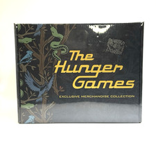 The Hunger Games Exclusive Merchandise Collection Box Walmart lacrado 2023 comprar usado The Hunger Games Exclusive Merchandise Collection Box Walmart lacrado 2023 comprar usado  Enviando para Brazil