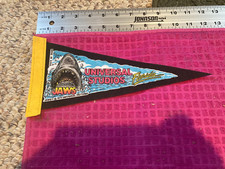 VINTAGE Universal Studios Florida SOUVENIR Pennant Jaws 1975 - ENVIO RÁPIDO comprar usado  Enviando para Brazil