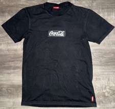 Camiseta Coca Cola preta masculina tamanho pequeno logotipo estilo Supreme  comprar usado  Enviando para Brazil