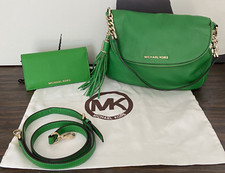 Bolsa carteira e bolsa de pó Michael Kors Bedford trevo couro pebbled verde borla comprar usado  Enviando para Brazil