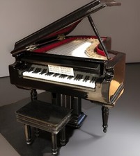 Baby grand piano for sale  Salem
