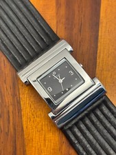 Relógio Feminino Guess Tom Prata Oversized Pulseira de Couro Preto 26mm - Nova Bateria, usado comprar usado  Enviando para Brazil