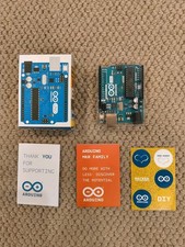 Placa Arduino UNO Rev3 genuína – Feita na Itália – Embalada com inserções (A000066) comprar usado  Enviando para Brazil