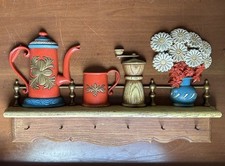 Prateleira de plástico floral vintage da década de 1970 com ganchos decoração de parede arte retrô bule de cozinha comprar usado  Enviando para Brazil