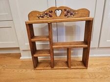 Prateleira de parede de madeira feita à mão Heart Knick Knack 17" X 18 5/8" X 3 1/2" pintada à mão comprar usado Prateleira de parede de madeira feita à mão Heart Knick Knack 17" X 18 5/8" X 3 1/2" pintada à mão comprar usado  Enviando para Brazil