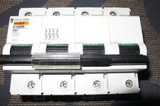 Disjoncteur tetrapolaire 63a d'occasion  Barr