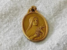 Ancien médaillon pendentif d'occasion Ancien médaillon pendentif d'occasion  Chambon-sur-Voueize