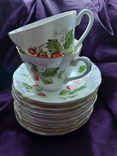 Teacups saucers queens for sale  CARMARTHEN