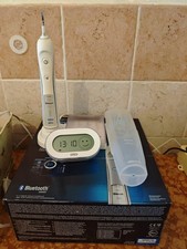 Spazzolino elettrico oral usato Spazzolino elettrico oral usato  Carini