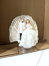 Decoração de bolo de casamento década de 1950 anos 60 ventilada renda e cetim velado noivo comprar usado  Enviando para Brazil