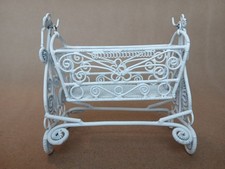 CASA DE BONECAS miniatura vintage fio de vime branco berço berço cama de bebê comprar usado  Enviando para Brazil