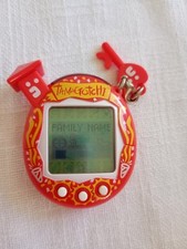 Chaveiro Tamagotchi Connection v5 Familtchi vermelho inglês RARO HTF Ásia 2004 trabalho comprar usado  Enviando para Brazil