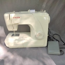 Usado, Máquina de costura Singer 1507 portátil ponto em ziguezague inclui pedal e extras comprar usado  Enviando para Brazil