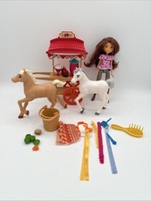 DreamWorks Spirit Untamed Miradero Festival conjunto de carrinho de lanche com boneca e 2 cavalos, usado comprar usado  Enviando para Brazil