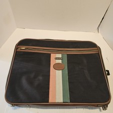 Mala Executiva Vintage Lark Preta com Acabamento em Couro Marrom – Décadas de 1970/1990 –... comprar usado  Enviando para Brazil