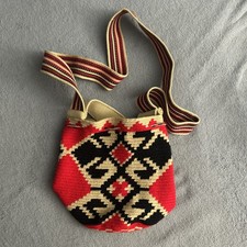 Usado, Autêntica Bolsa Wayuu Mochila Bolsa Transversal de Ombro Colombiano Boho Vermelha e Preta comprar usado  Enviando para Brazil