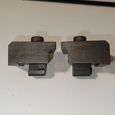 Coppia elementi fissaggio usato Coppia elementi fissaggio usato  Cinisello Balsamo