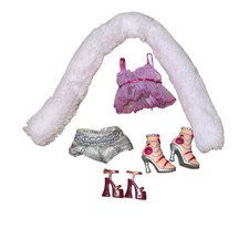 Lote de accesorios Mattel My Scene - ropa, zapatos, tacones, boa segunda mano  Embacar hacia Mexico