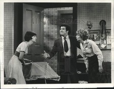 1978 Press Photo Scene de "Laverne & Shirley" - nox35640 comprar usado 1978 Press Photo Scene de "Laverne & Shirley" - nox35640 comprar usado  Enviando para Brazil