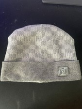 Berretto grigio usato Berretto grigio usato  Besana in Brianza