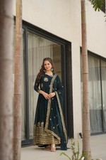 Robe soirée traditionnelle d'occasion  Expédié en France