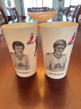 Usado, 1982-83 7/11 / Coca-Cola Lote de 2 Copos de Hóquei Quebec Nordiques NHL 12 OZ PERFEITO ESTADO comprar usado Usado, 1982-83 7/11 / Coca-Cola Lote de 2 Copos de Hóquei Quebec Nordiques NHL 12 OZ PERFEITO ESTADO comprar usado  Enviando para Brazil