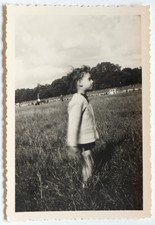 Boy profile grass d'occasion  Expédié en Belgium