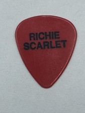 KISS Ace Frehley Richie Scarlet Red Guitar Pick Solo Trouble Walking Tour #B121 comprar usado KISS Ace Frehley Richie Scarlet Red Guitar Pick Solo Trouble Walking Tour #B121 comprar usado  Enviando para Brazil