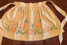 Meio avental de cozinha bordado ponto cruz dourado vintage MCM bolso feito à mão comprar usado Meio avental de cozinha bordado ponto cruz dourado vintage MCM bolso feito à mão comprar usado  Enviando para Brazil