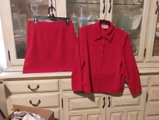 Mini-saia e blazer feminino Briggs vermelho pequeno 10 terno comprar usado Mini-saia e blazer feminino Briggs vermelho pequeno 10 terno comprar usado  Enviando para Brazil