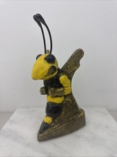 Estatueta mascote jaqueta amarela com antenas 10”x6” comprar usado  Enviando para Brazil