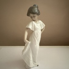Lladro nao pretty for sale  AYLESBURY
