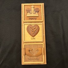 Royal Tara The Claddagh Panel Isandcraft esculturas celtas em madeira comprar usado Royal Tara The Claddagh Panel Isandcraft esculturas celtas em madeira comprar usado  Enviando para Brazil