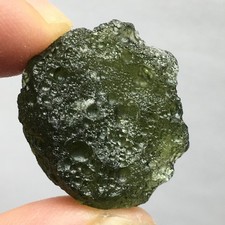 Moldavite 25ct cristallo usato Moldavite 25ct cristallo usato  Spedire a Italy