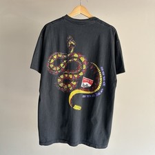 Camiseta Vintage REIMPRESSÃO Marlboro Snake Pass Western Desbotada Grande Bolso Preto Rara comprar usado  Enviando para Brazil