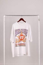 Camiseta Vintage 1997 Magic Johnson 'Mid Summer Night Magic All Star Game' comprar usado  Enviando para Brazil
