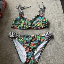 Pour moi women for sale  CONGLETON