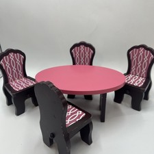 Usado, Mesa de jantar e 4 cadeiras KidKraft móveis de madeira para casa de bonecas Barbie tamanho FLAW comprar usado  Enviando para Brazil