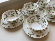 Wedgwood wild fragola usato  Spedire a Italy