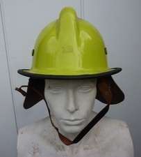Casque sapeur pompier d'occasion  Village-Neuf