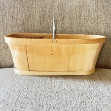 Cesta de frutas oblonga de ripas divididas de madeira com cabo de arame fundo de plástico 14 X 6 comprar usado Cesta de frutas oblonga de ripas divididas de madeira com cabo de arame fundo de plástico 14 X 6 comprar usado  Enviando para Brazil