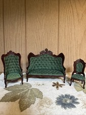 Sofá e cadeiras vitorianas vintage em miniatura verde para casa de bonecas comprar usado  Enviando para Brazil