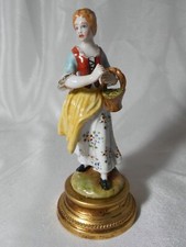 Figurine socle femme d'occasion  Saint-Calais