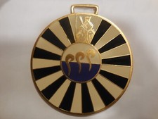 Medaglia collo tavolo usato  Italia