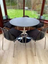 Modern round table for sale  BASINGSTOKE